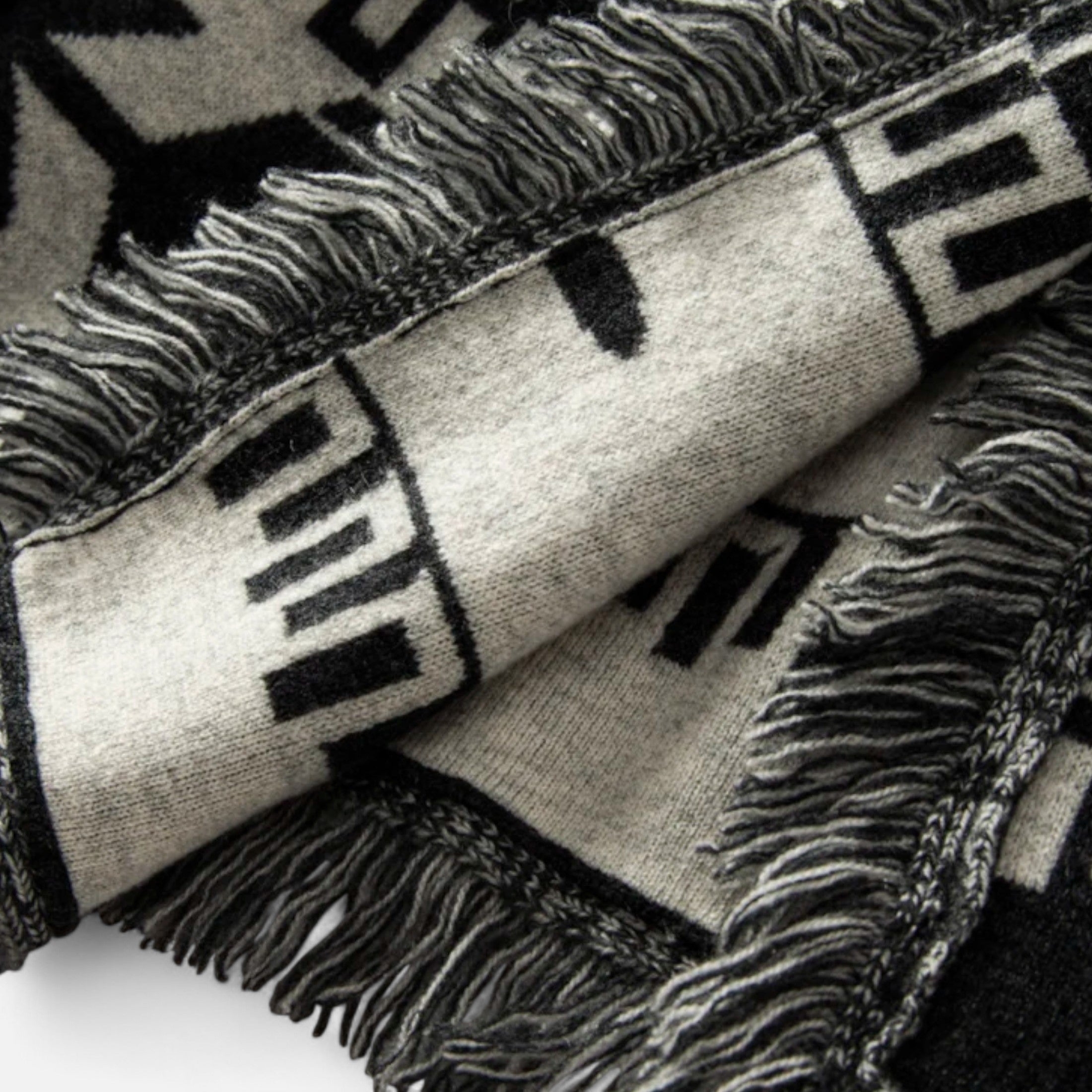 Cardigan de mujer 100% cashmere con flecos