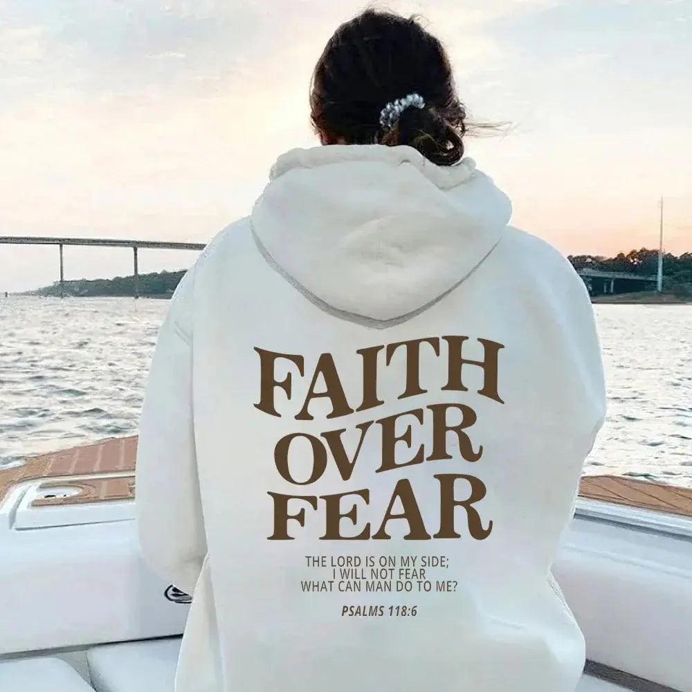 Sudadera con Capucha y Diseño Inspirador: 'Faith Over Fear'