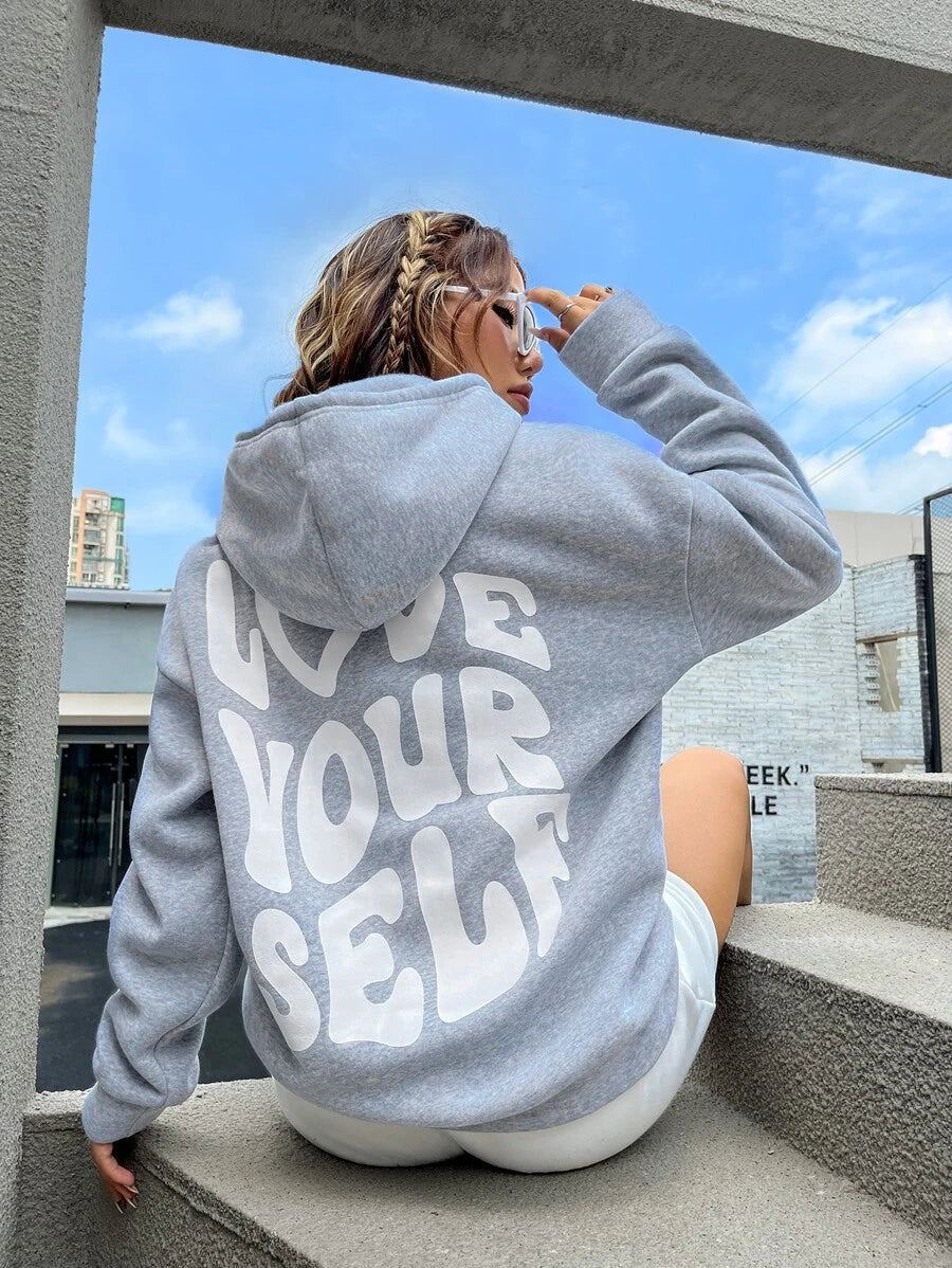 Sudadera Oversized con Mensaje Inspirador: 'Love yourself'