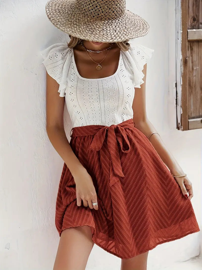 Falda Mini Bicolor con Top de Ojal y Falda con Cinta en la Cintura