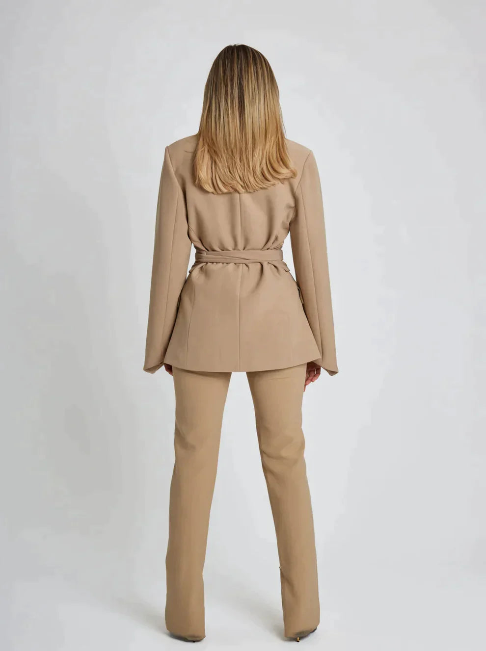Blazer Elegante Ajustado para Mujeres – Estilo Moderno y Sofisticado
